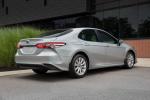 Toyota Camry Hybrid LE 2017 года (NA)